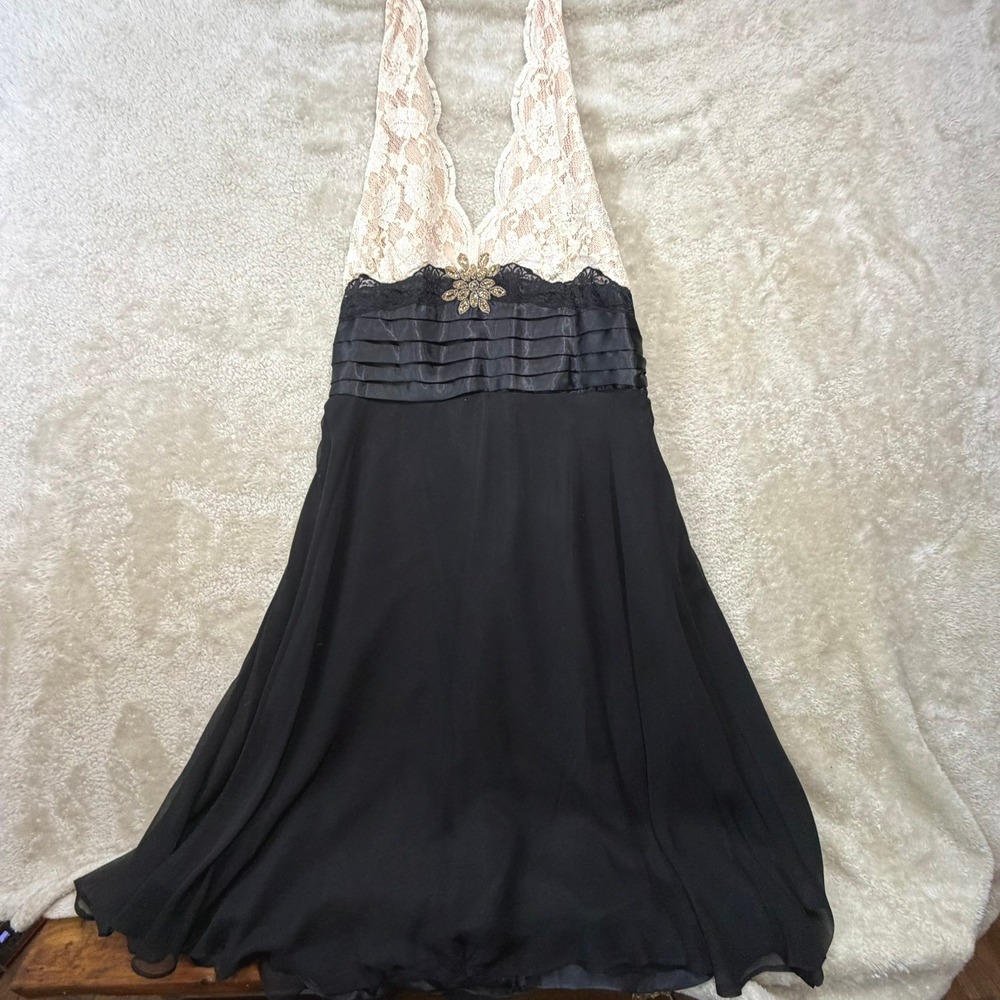 Signature by Robbie Bee Silk Halter Dress Lace Bodice Black Glam Size 14 NWT